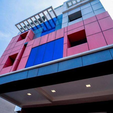 Revostay Royel By Crossway Chennai Exteriör bild